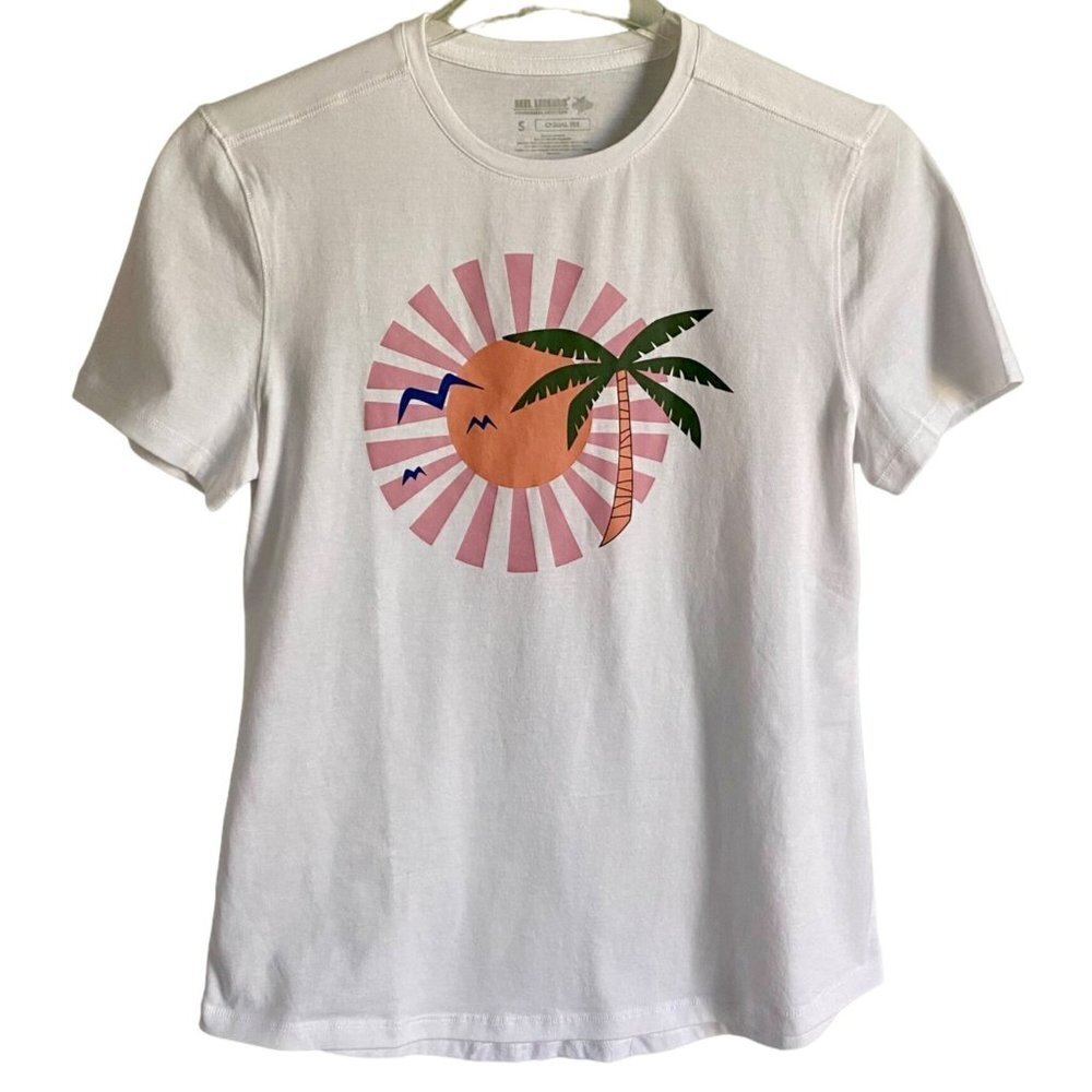 Reel Legends Graphic Tee Shirt Coastal Beach Retro Design Women's Small NEW